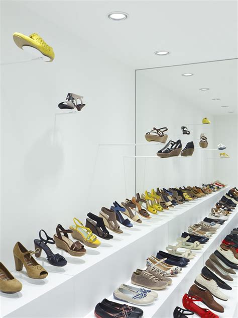 » SHOE STORES! Camper shoe store by Nendo, Osaka