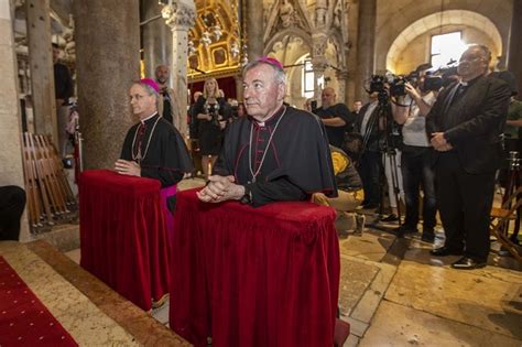 Nadbiskup Kutle A Naslijedio Mons Bari I A Na Elu Splitsko Makarske