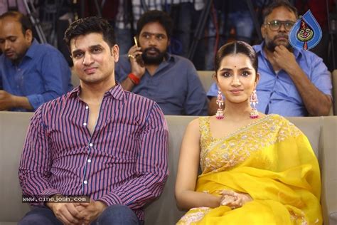 Karthikeya Success Meet Photo Of