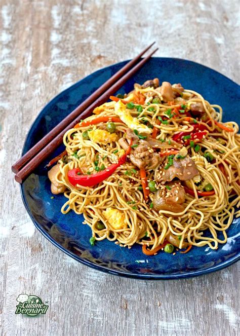 Nouilles sautées au poulet et aux légumes La cuisine de Bernard