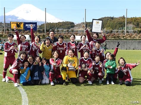 3日間の激闘を勝ち抜いたシュピーニが大会連覇を達成！ Jfa 第35回全日本o 30女子サッカー大会｜jfa｜公益財団法人日本サッカー協会