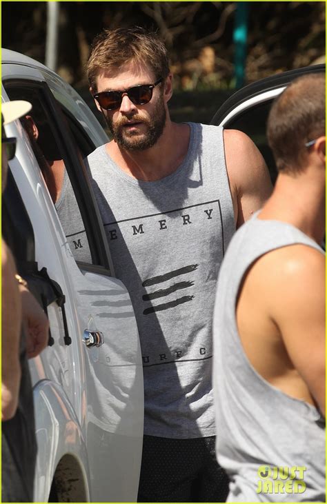 Chris Hemsworth Looks Super Hot Surfing In Australia Photo 3642110