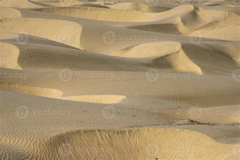 desert sand dunes at sunset 12009244 Stock Photo at Vecteezy