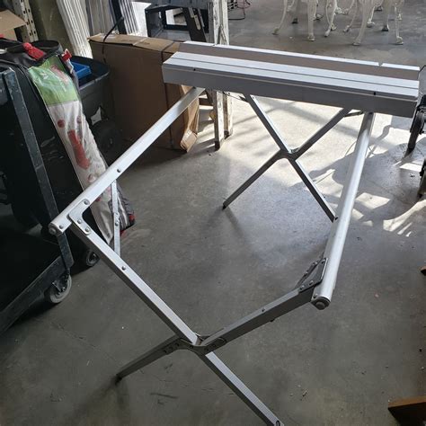 ALUMINUM COLLAPSING TABLE