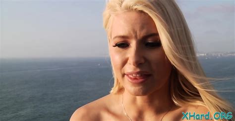 Donga Visits Lascivious Hottie Anikka Albrite S Pussy