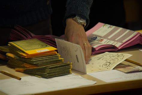 Voto Di Scambio Politico Mafioso Arresti Nel Napoletano