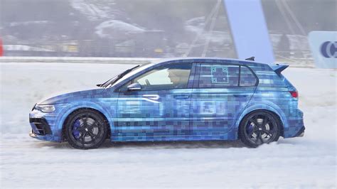 El Nuevo Volkswagen Golf R Calienta Motores En La Nieve De Austria