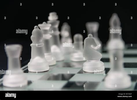 Glass chess board chess pieces hi-res stock photography and images - Alamy