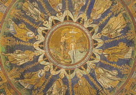 Ravenna Das Symbolische Mosaik Der Obergrenze Mit Taufe Christi In Der