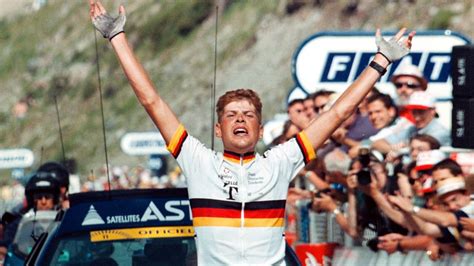 Jan Ullrichs Karriere In Bildern Auf Den Triumph Folgte Der Absturz