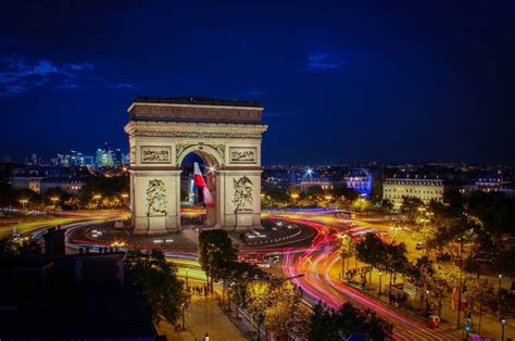 Book A Tour Of The Arc De Triomphe And Champs Elysees Art Story Walks