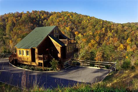 westgate-smoky-mountain-cabin-overlooking-mountains | Bestgetawaydealz.com