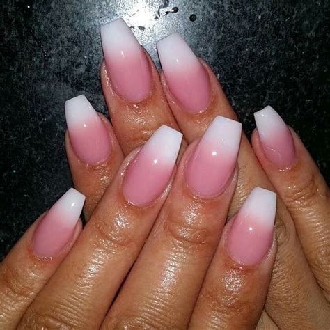 Sch Ne Rosa Und Wei En Nageldesign Pink White Nails Pink Ombre Nails