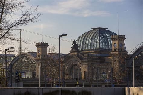 Dresden Mann sorgt für Sperrung im Dresdner Hauptbahnhof und stellt