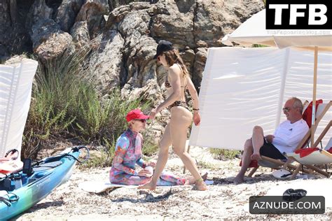 Jessica Biel Sexy Seen Flaunting Her Hot Bikini Body At The Beach In Italy AZNude