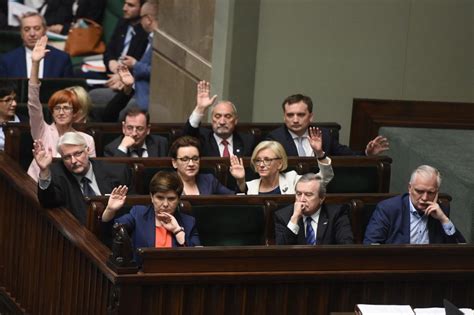 Sejm Przyj Ustaw O S Dzie Najwy Szym