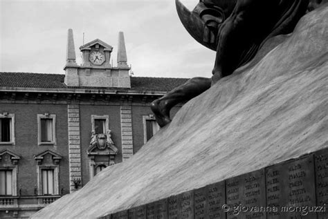 Monumento Ai Caduti Il Dialogo Di Monza