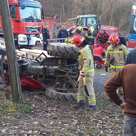 Tragedia w gminie Tarłów Nie żyje mężczyzna przygnieciony przez