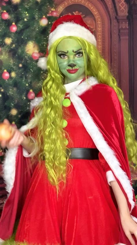 Grinch Cosplay Makeup Christmas 2024