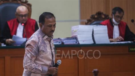 Sidang Pencemaran Nama Baik Luhut Pengacara Haris Fatia Cecar Saksi