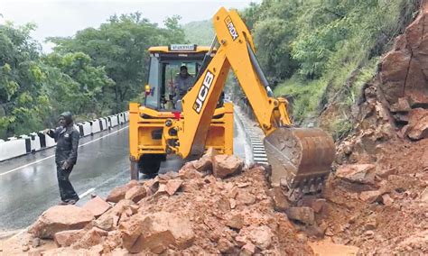 Heavy Rains Wreak Havoc In Nellore Rayalaseema Districts Of Andhra