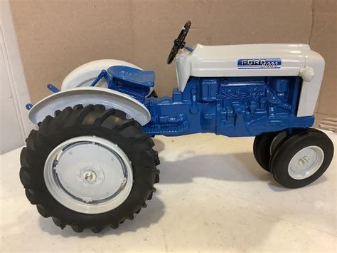 Ertl Diecast Ford 4000 Tractor 4635077853