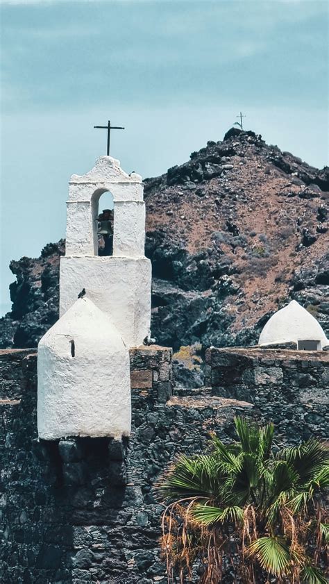 Altar in Church · Free Stock Photo