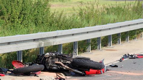 Motorradfahrer Bei Unfall Zwischen Grebenstein Und Immenhausen Schwer