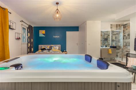 Suite Spa Chambre Luxueuse Avec Jacuzzi Priv Proche Paris Introuvable