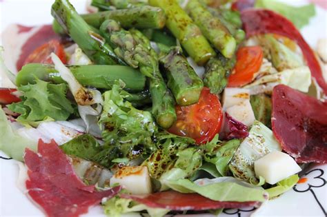 Mamá en la cocina Ensalada con espárragos verdes y vinagreta de miel