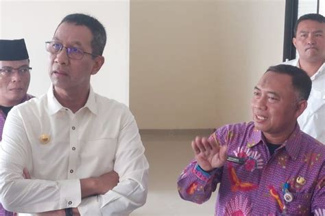 Foto Sorotan Heru Budi Soal Renovasi Kantor Kelurahan Palmeriam