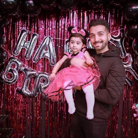 Sham Idrees Celebrating First Birthday Of Daughter Sierra Idrees | Reviewit.pk