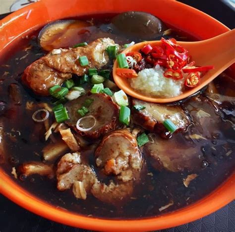 8 Spots To Visit For The Best Lor Mee In Singapore