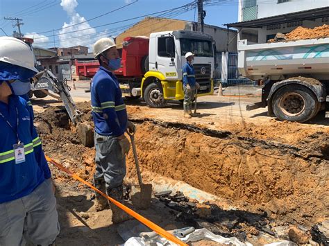 Adutora rompe no Mutirão alaga 6 casas e deixa 11 bairros sem água na