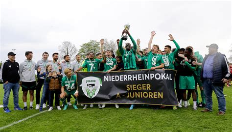 Vor 1 000 Fans Borussia Mönchengladbach gewinnt Niederrheinpokal der A