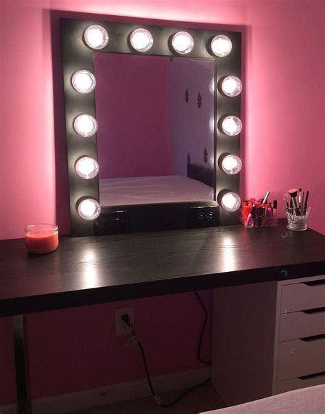 10 Beautiful Ideas For Styling A Makeup Vanity Bedroom Vanity With