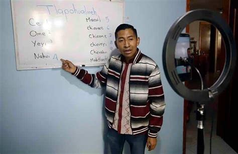 Un profesor de Tlaxcala usa TikTok para enseñar náhuatl