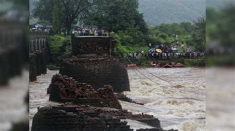 Mahad bridge collapse: Naval divers find wreckage of second bus in ...