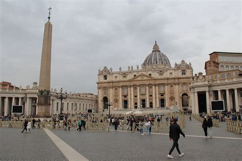 Le Vatican Piazza San Pietro Gerard Koenig Flickr