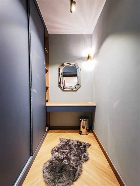 Contemporary Walk In Wardrobe At A Bukit Batok By Elysian Design