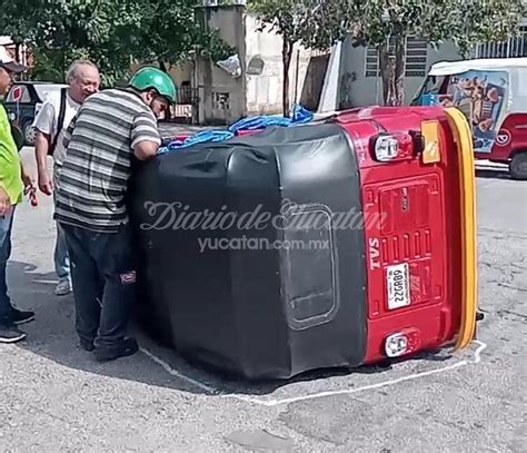 Se pasa el alto y choca a un mototaxi en el Fracc Pacabtún de Mérida