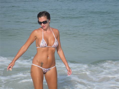 Bikini Model Summertan AI Enhanced VacationBeachPictures Topaz Sharpen Faceai Porn Pic