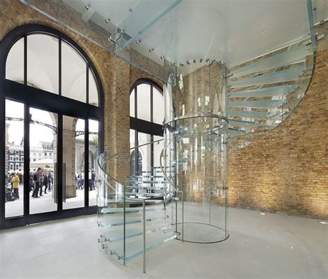 15 Stunning Glass Spiral Staircase Designs That You Shouldn T Miss