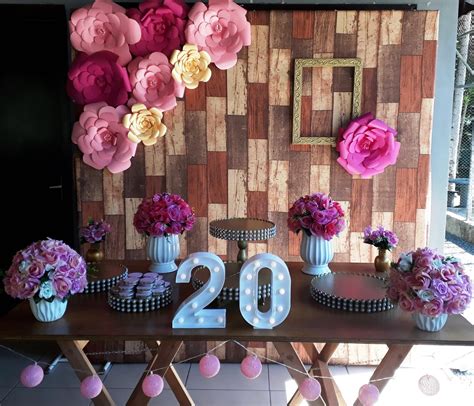 Mamãe Fazendo a Festa em Casa Decoração de 20 anos Rosa Steffanina