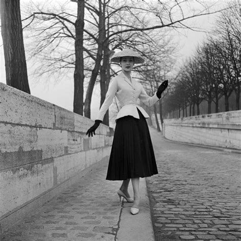 Dior La Success Story De La Mythique Veste Bar De 1947 à Aujourdhui