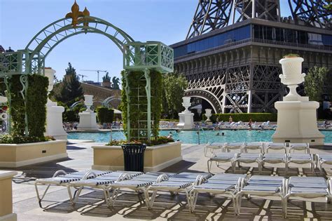 Best Pools in Las Vegas - On The Strip and Downtown