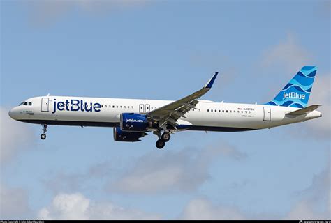 N4073J JetBlue Airways Airbus A321 271NX Photo By John Robert Murdoch