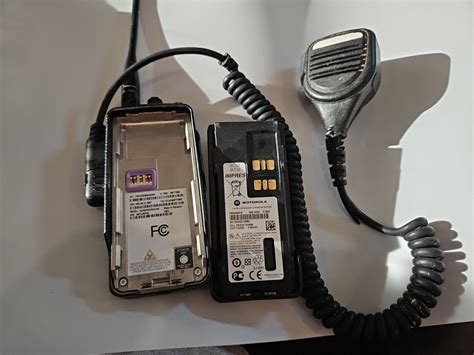 Motorola Xpr 3300e Digital Mototrbo Radio With Antenna And Speaker