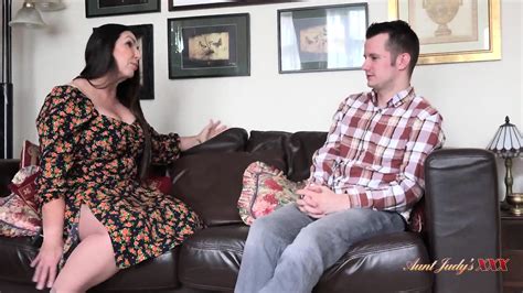 Mature Busty Mom Wants A Creampie Josephine James