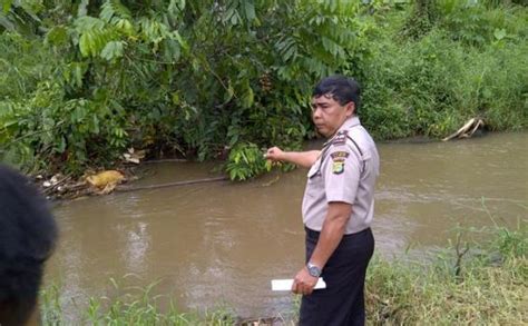 Mayat Perempuan Ditemukan Mengambang Di Sungai Kaligarang Semarang